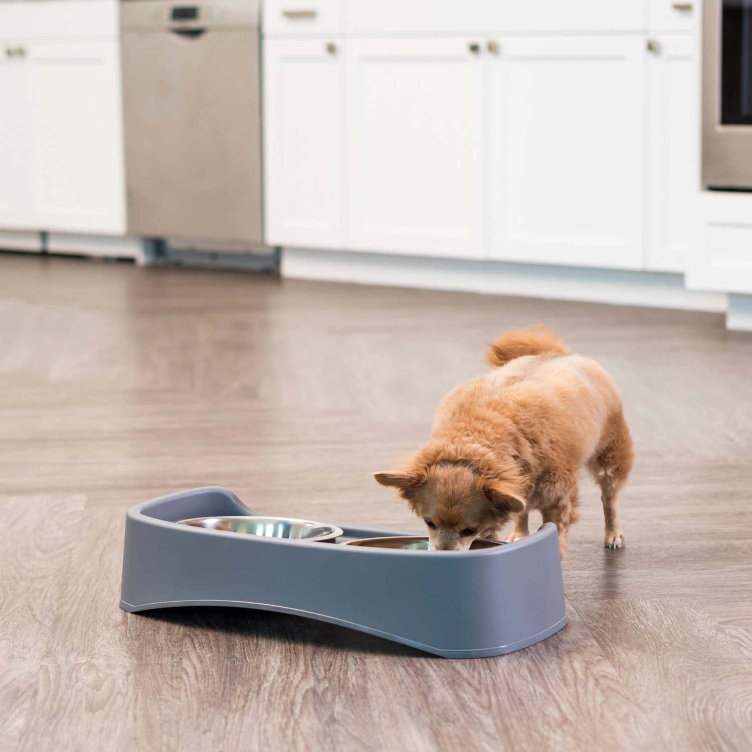 IRIS USA Elevated Dog Feeder With Attachable Feet 6 IRIS USA Elevated Dog Feeder With Attachable Feet - Image 4