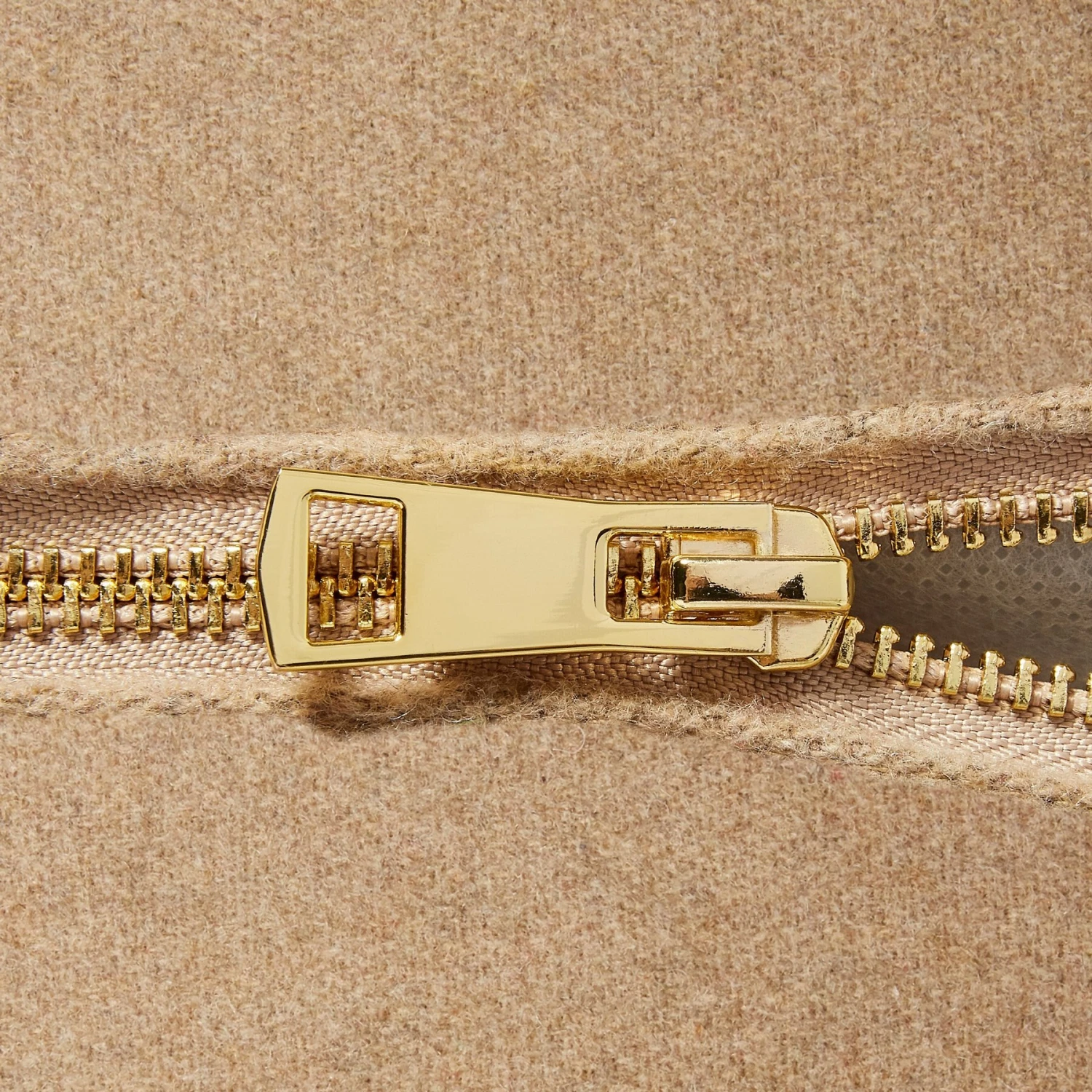 Frisco Faux Felt Reversible Modern Zipper Bolster Cat & Dog Bed 9 Frisco Faux Felt Reversible Modern Zipper Bolster Cat & Dog Bed - Image 7