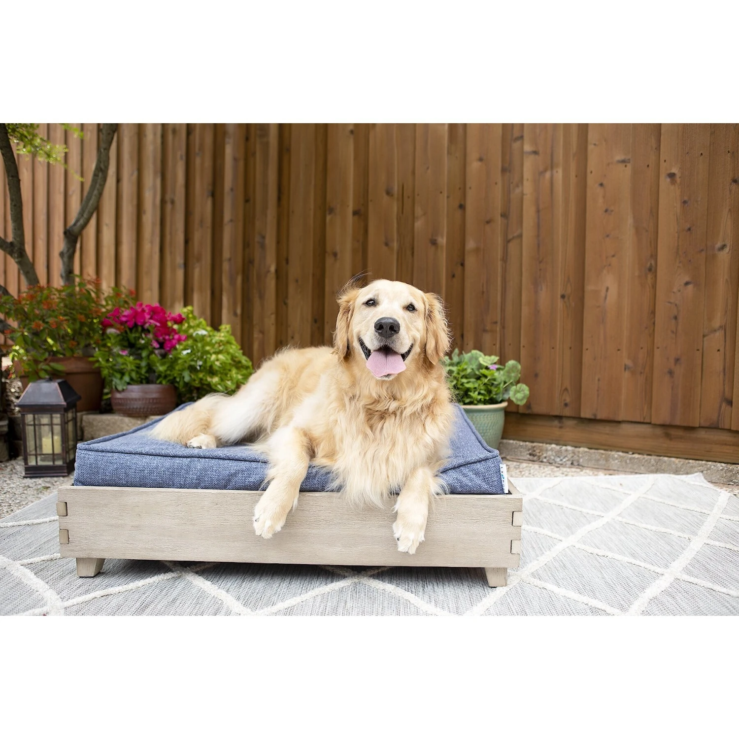 La-Z-Boy Bailey Indoor/Outdoor Sofa Dog Bed 6 La-Z-Boy Bailey Indoor/Outdoor Sofa Dog Bed - Image 4