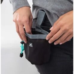 Pounce + Fetch Cat & Dog Training Treats Pouch, Black -Blue Buffalo || ROYAL CANIN || Wellness Sales 347860 PT6. AC SS1800 V1641340612