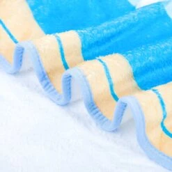 HappyCare Textiles Donut Blanket -Blue Buffalo || ROYAL CANIN || Wellness Sales 366935 PT4. AC SS1800 V1645643513