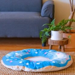 HappyCare Textiles 3D Realistic Donut Print Bolster Dog Bed -Blue Buffalo || ROYAL CANIN || Wellness Sales 366943 PT3. AC SS1800 V1645639601