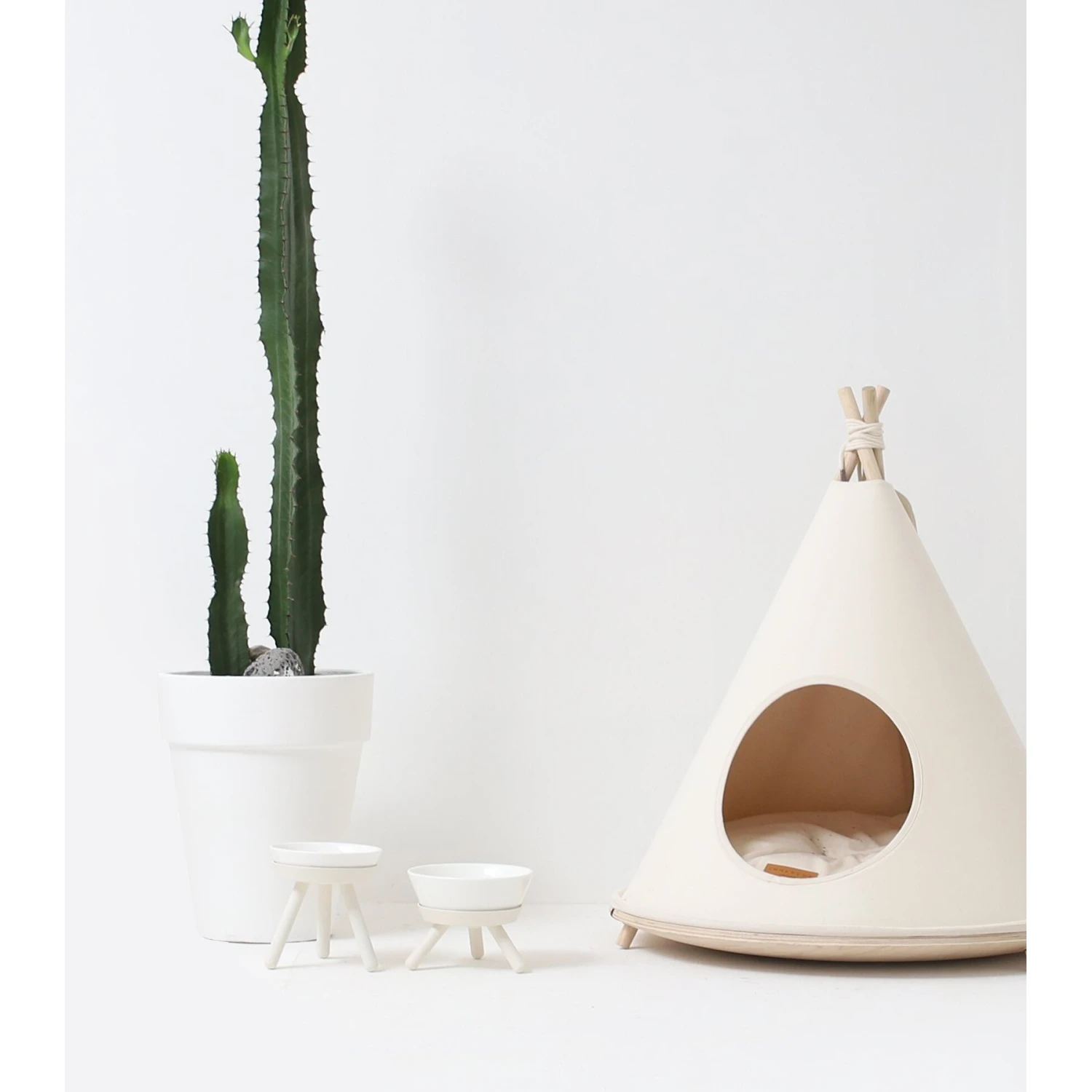 Pets So Good Oreo Table Dog & Cat Bowls 6 Pets So Good Oreo Table Dog & Cat Bowls - Image 4