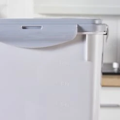 Hanamya Container With Measuring Cup Dog & Cat Food Storage -Blue Buffalo || ROYAL CANIN || Wellness Sales 665774 PT5. AC SS1800 V1665526189