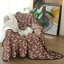HappyCare Textiles Advanced Pets Waterproof Cat & Dog Blanket, 50x60-in