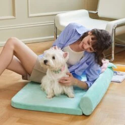 VETRESKA Flora Sofa Cat & Dog Bed -Blue Buffalo || ROYAL CANIN || Wellness Sales 805262 PT8. AC SS1800 V1680529008