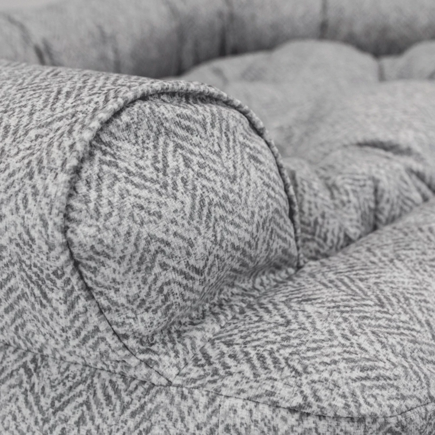 Snoozer Pet Products Premium Microsuede Overstuffed Sofa 4 Snoozer Pet Products Premium Microsuede Overstuffed Sofa - Image 2